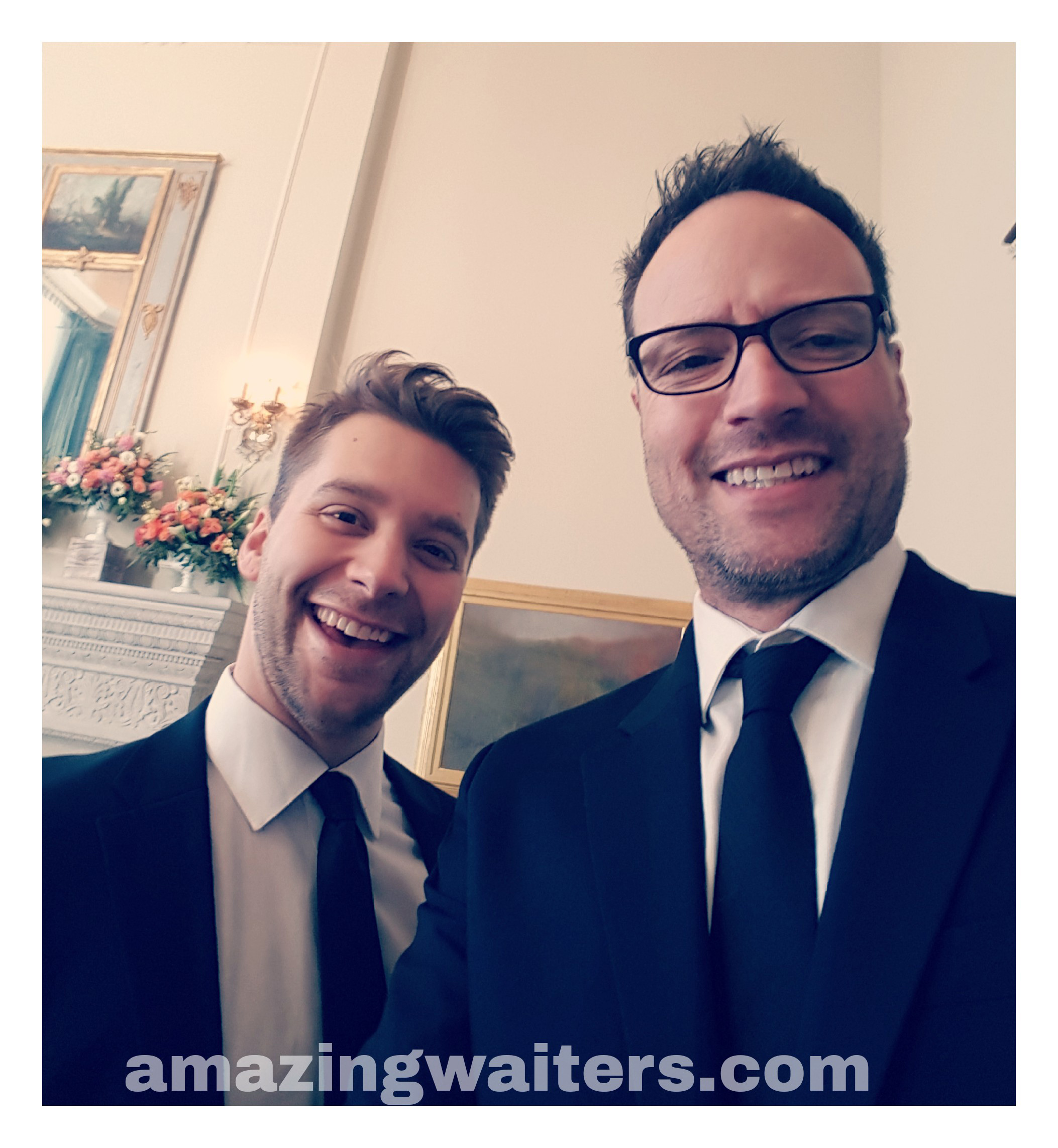 2-amazing-singing-waiters